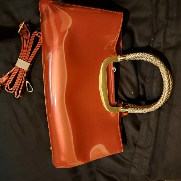 New sassy and sexy top handle box in delicious red - Picture 4 of 8